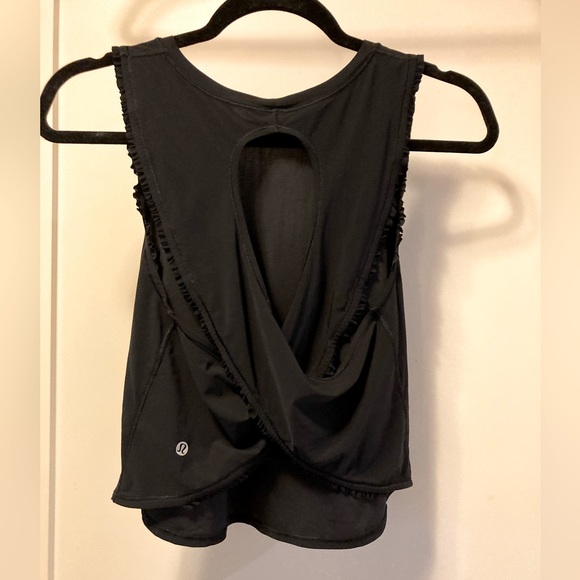 Lululemon Open Cross Back with Ruffle detailing - Picture 1 of 5